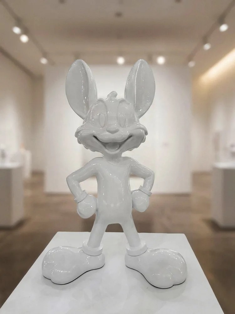 Mr. Roo pop-art sculpture by Nursel Önen